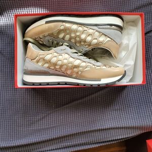 Barracuda Sport Sneakers.